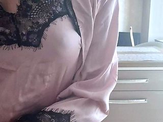 Brunette Couch Webcam Solo Fun Masturbating