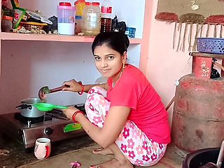 Aunty in a school uniform gives a wild experience