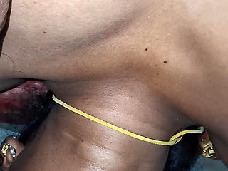 Desi Indian housewife blowjob lekin husband dick