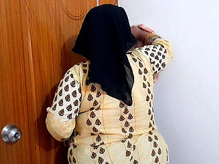 Egyptian Sexy Big Tits & Big Ass Office Worker Gets Fucked by Boss While Cleaning Office & Gets Promotion