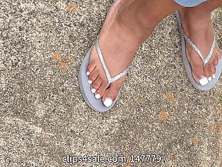 Hood Ebony BBW with Juicy Toes