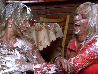 Glam euro fetish lesbians toying