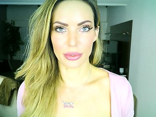 Amateur webcam girl masturbate big dildo