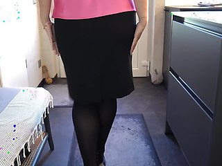 Hot Office Slut in Pencil Skirt, Silk Top and High Heels Gets Fresh Bosses Cum in Her Pantyhose