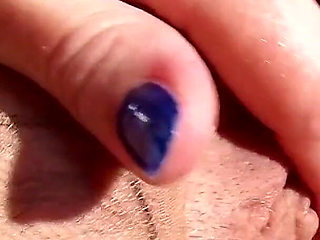 Solo casting and she is there - Mature woman with glasses likes to show her pussy