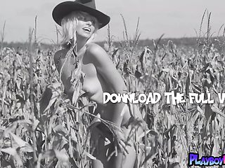 Sexy teen cowgirl Anna loves being naked