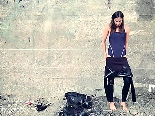 Brunette Amateur Nailed Outdoors In Public