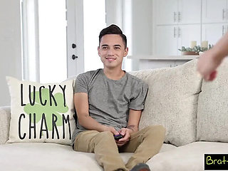 Lucky St Patricks Pussy Rub - Cute Petite Teen Vanessa Moon Gets Eaten & Blows Stepbro