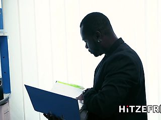 Filthy secretary is craving for the boss cock - Hitzefrei