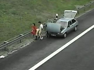 Riskantes Autobahnabenteuer eines deutschen Paares