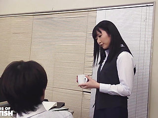 Japanese Secretary Blows Her Boss Before Getting Bush Satisfied