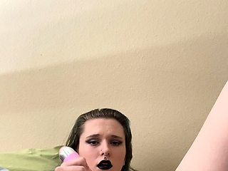 Cute amateur webcam teen girl toying pussy on webcam