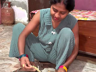 Hindu Bathroom Soft! The owner of the house came to the house to ask for a feast, the husband touched the man in the bathroom,