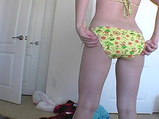 Solo Dream Babes: Jamie Lynn Tries on Panties