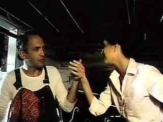 Dirty brunette amateur outdoor facial