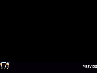 Big ass gym trainer Victoria Beatriz fucks four big studs with