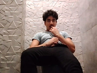 Amazing self-facial