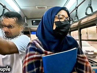 Murid sekolah murid nakal ini muasin dirinya sendirian di dalam bus starnger!