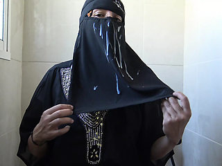 Moroccan beurette from Marseille big cock cumming all over her hijab