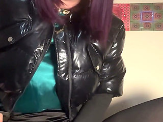 Jess Rides Dildo