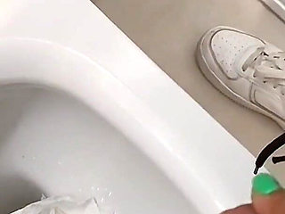 Com Pee Lation Risky Outdoor Public Pee Ana Spears Alfxnow