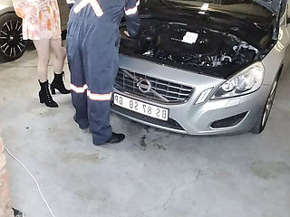 Amateur Housewife Fucked In Car For Cash - Homemade Brunette Babe Cumshot