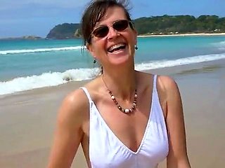 Sunbathing MILF Amateur Video