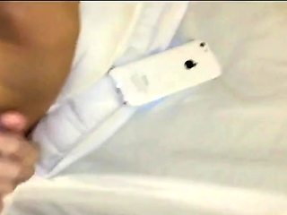 Sesso orale amatoriale con eiaculazione pompino a un uomo n