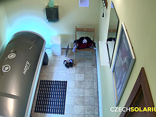 Czech Solarium 320: Hairy MILF in the Solarium-showing off