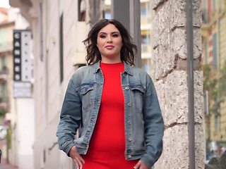 Red Lily is definitely addicted to sex... - Jacquie et Michel TV