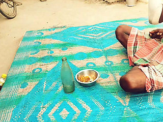 Desi bhabhi ke sath Daru Piya aur gaon ki chudai ki