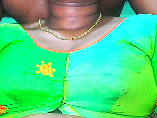 The girl lives alone at home, secretly her boyfriend comes home.