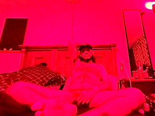 I'm eager to expose myself on webcam