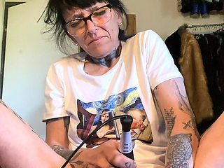 Creamy Orgasm on a Big Dildo