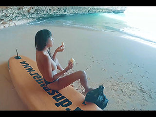 ever saw a girl fucking a stand- up- paddle- board in the ocean?