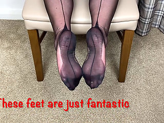 Mrs Mature Feet as the Big Elf