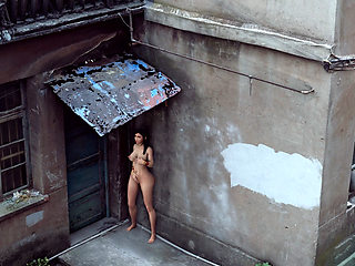 Desi young girl fingered her pussy outside her house