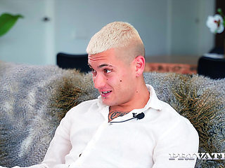 Private com - Do you know how Norah Juliette's face ends up after interviewing the star of the team?