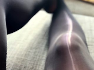 Amateur Foot Fetish Girlfriend Sucks and gives a Footjob