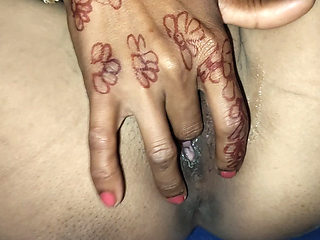 Garam  Desi bhabhi hot pussy fingering video viral