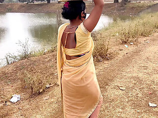Kiran Bhabhi Hot Outdoor Sex - Village Pond Fucking with Hindi Audio