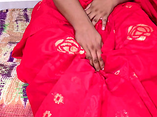 I Had a Great Time Fucking My Desi Stepmom, Who Was Wearing a Beautiful Red Saree Part 1