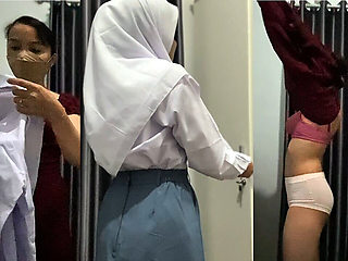 POV: Accompanying a College Classmate to a Hotel Stay While Going to College