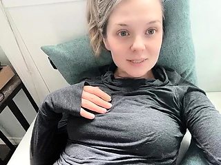 Hot amateur webcam teen masturbates for their fans