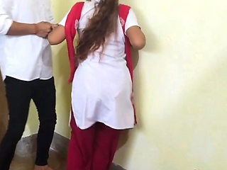 Indian school students ki ghapaghap video when no one in classroom