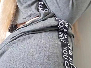I've got a bit of a domestic kink, and I can keep a secret !