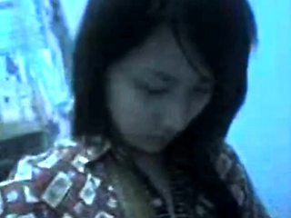 Indonesian Amateur Asian Teen Shows Her Body
