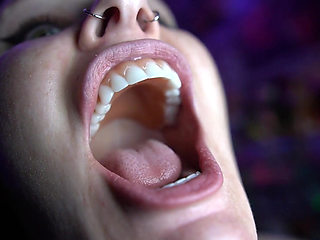 Mouth Tour with Dentures in