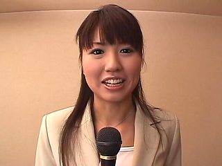 Japan's hottest babe, Misato, gives a wild blowbang on the couch