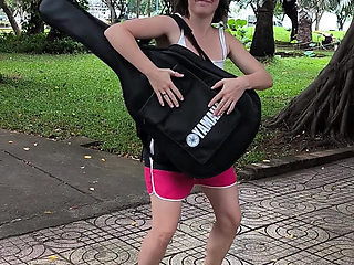 Manul Got Her New Guitar